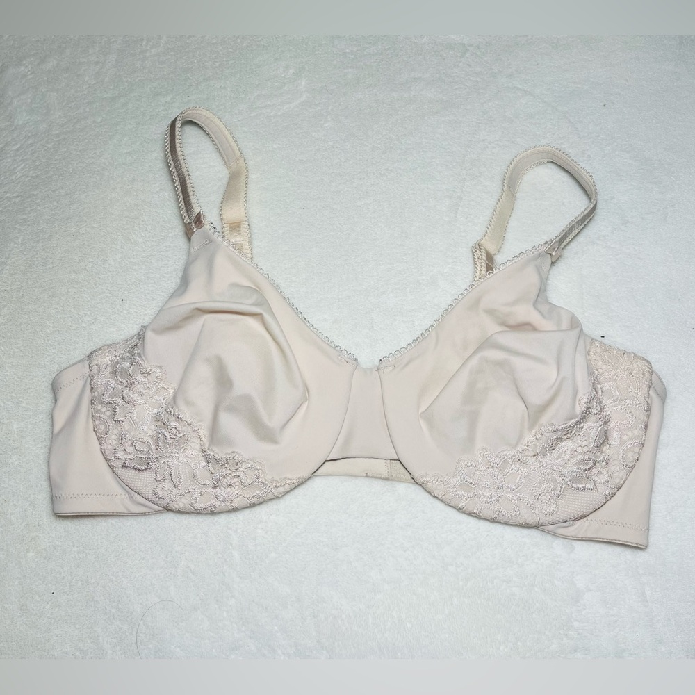 Olga Cream‎ Lace Bra Cream 38C